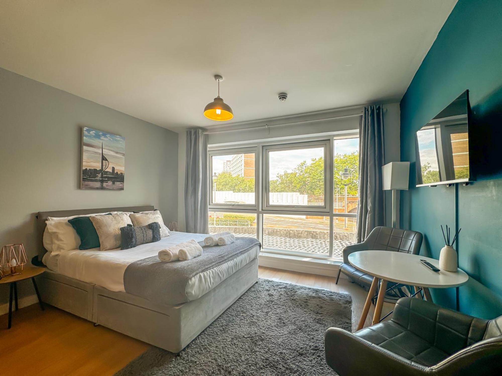Apartment Stylish City Studio, In Gunwharf! *