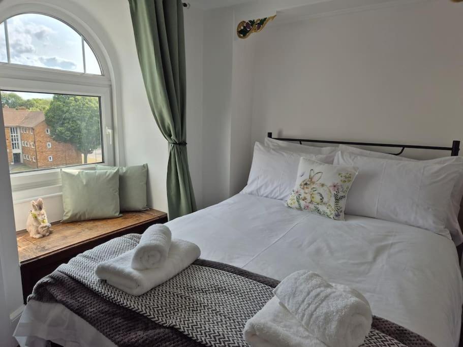 #26c 2 Bed *