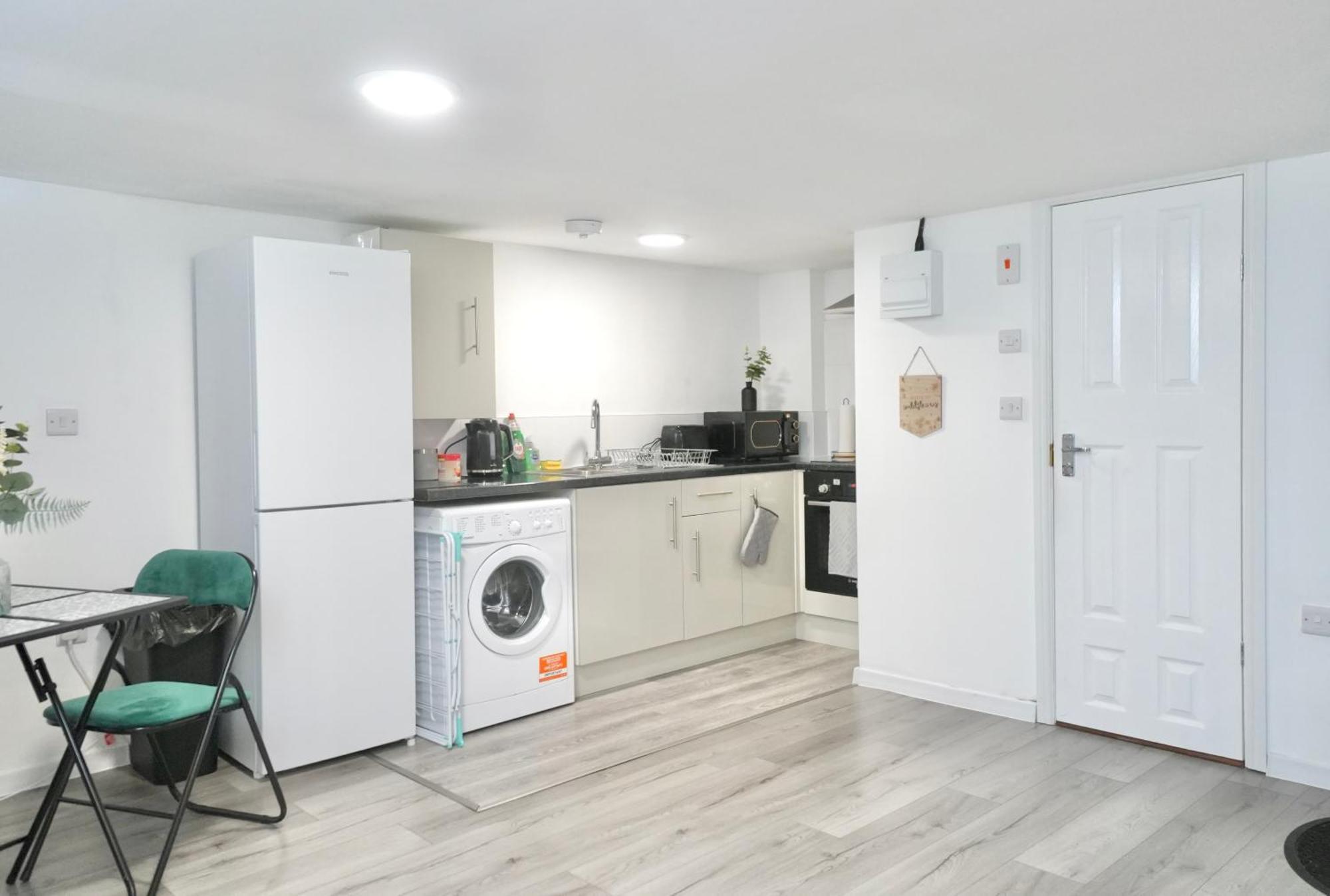 Luxury Flats In Southsea - Free Parking Apartment