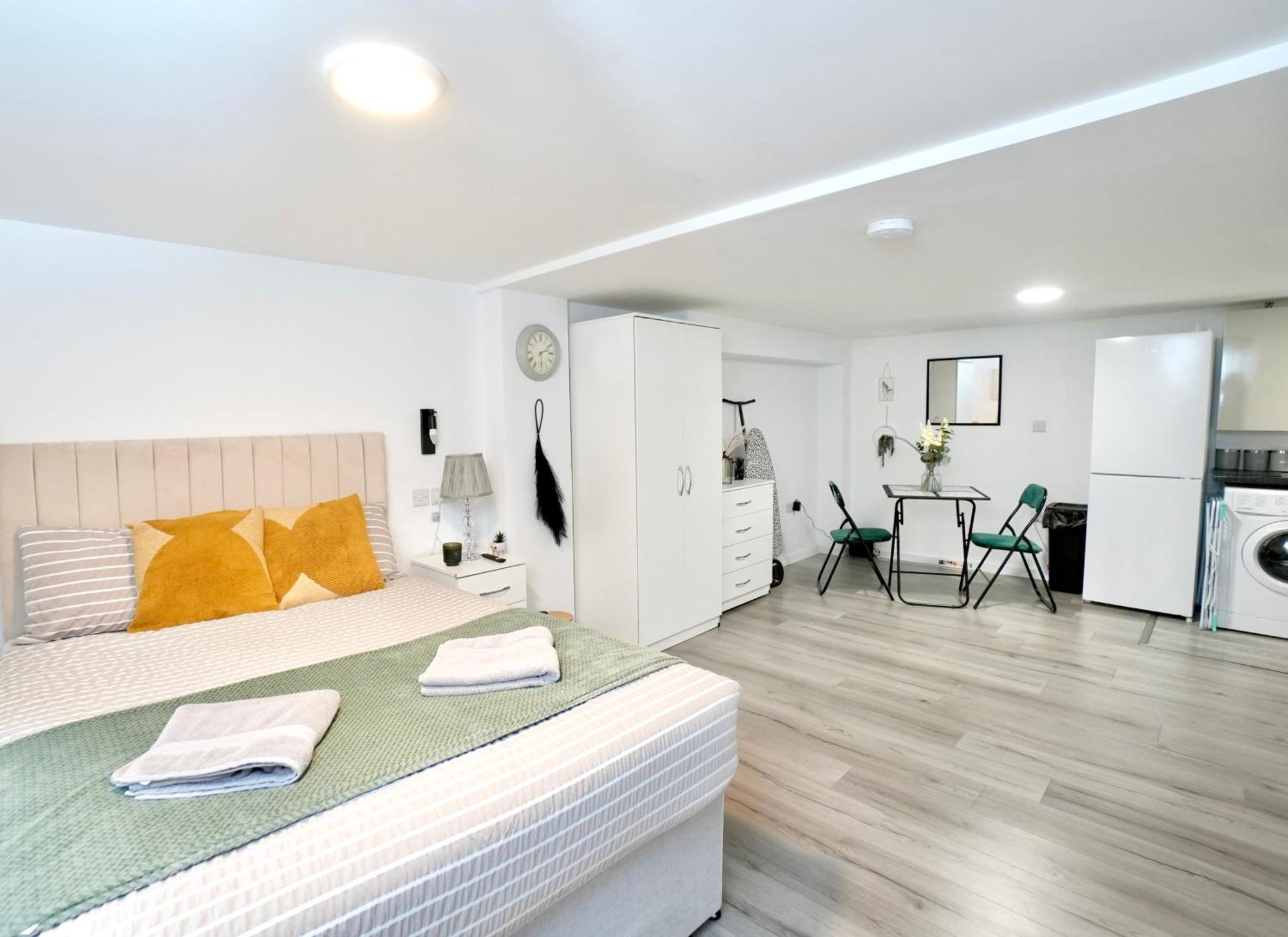 Luxury Flats In Southsea - Free Parking