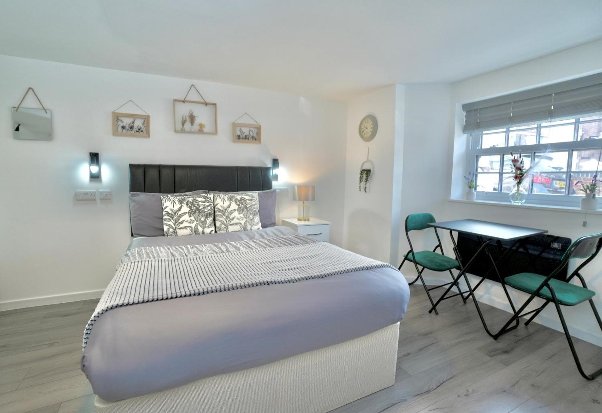Luxury Flats In Southsea - Free Parking