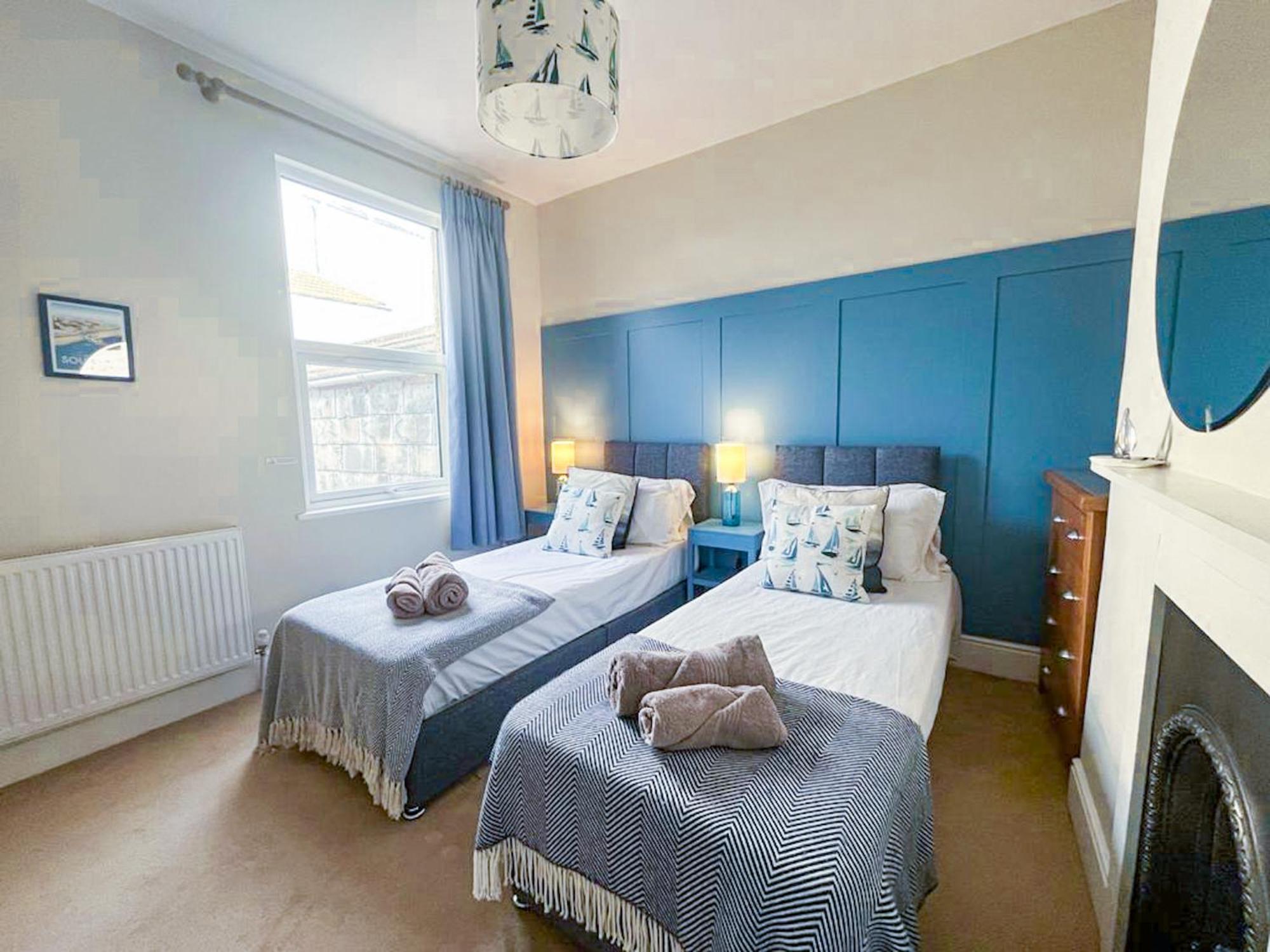 Holiday home Blue Puffin Stays: Spacious 3-bed Townhouse With Free Parking