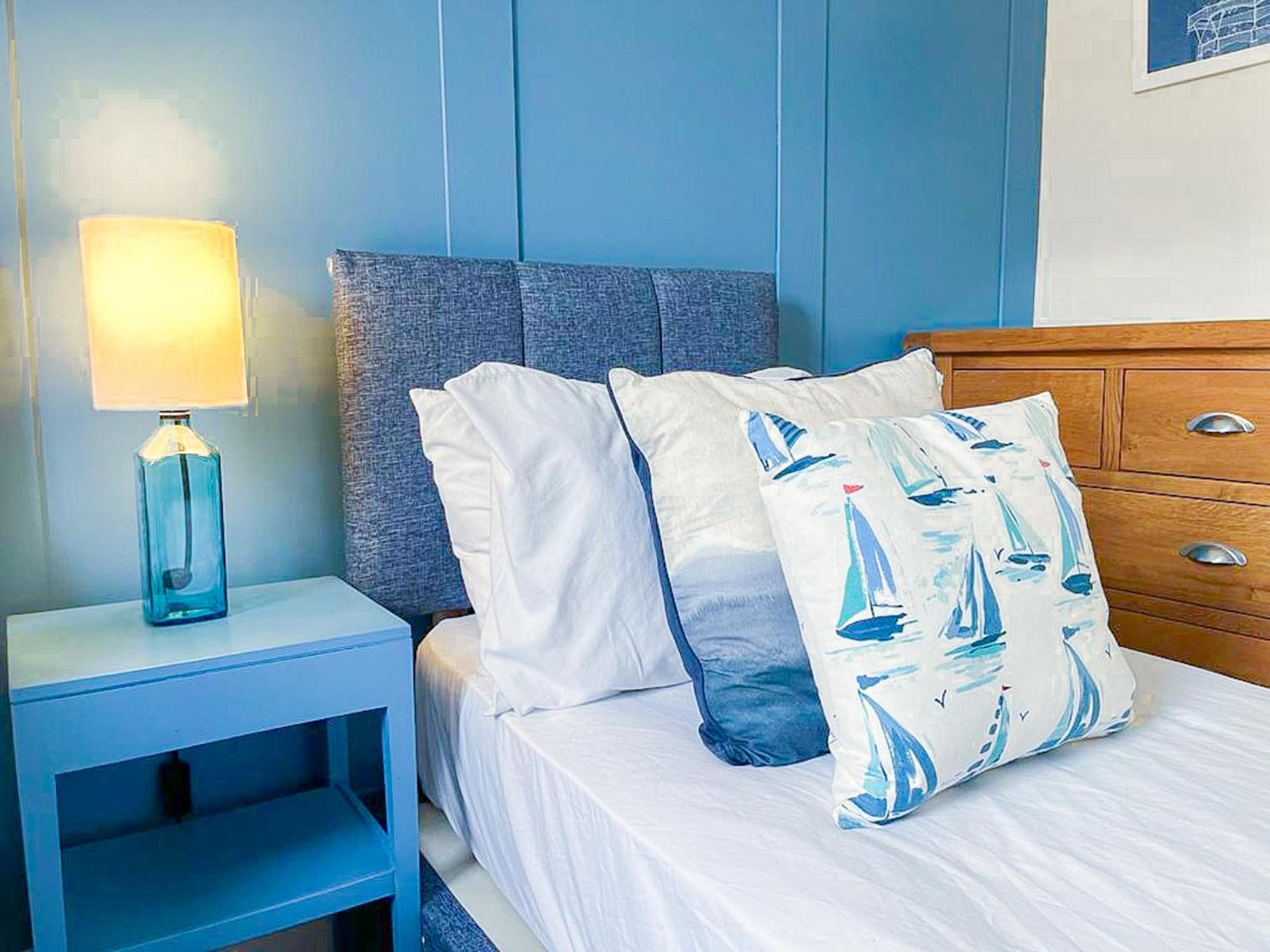 Blue Puffin Stays: Spacious 3-bed Townhouse With Free Parking Holiday home
