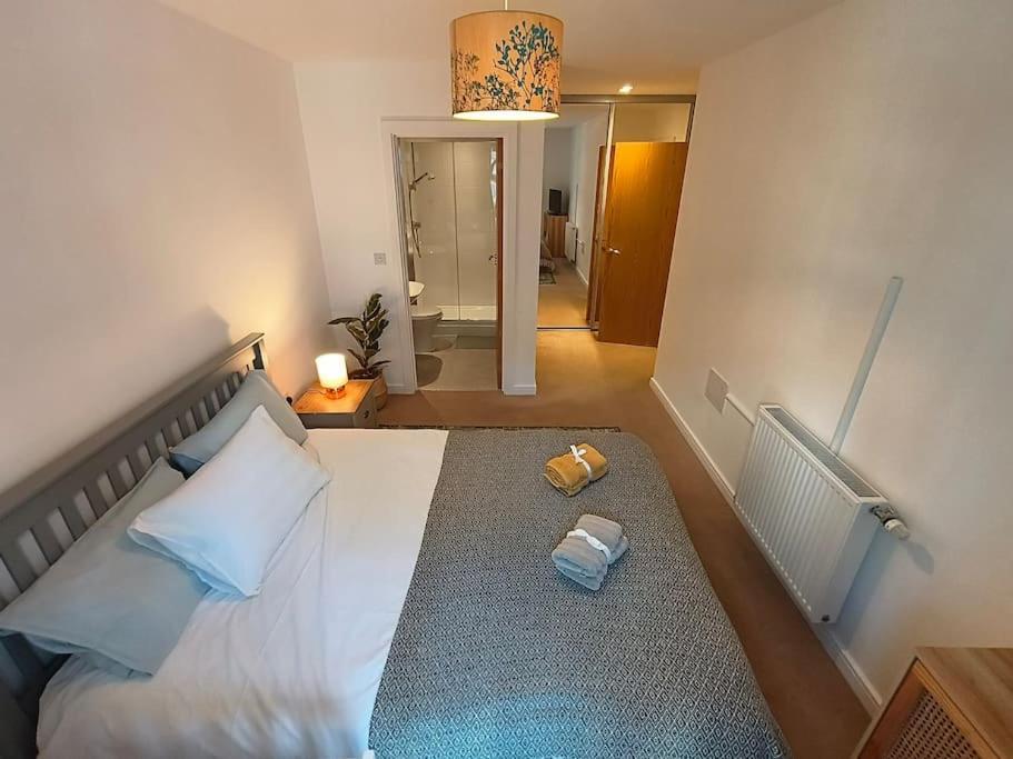 Issara 49 - Great Location & Private Parking Portsmouth