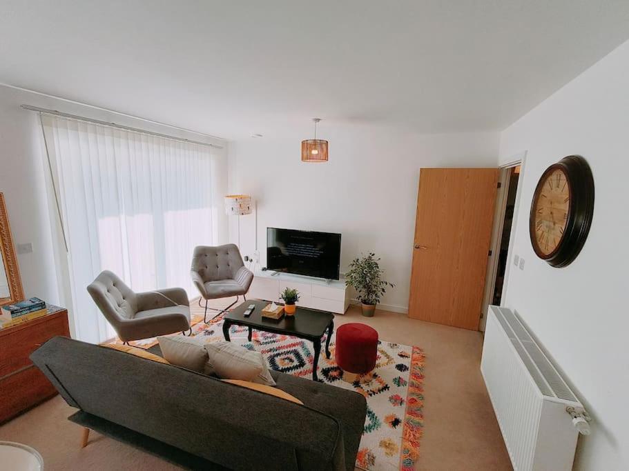 Issara 49 - Great Location & Private Parking * Portsmouth