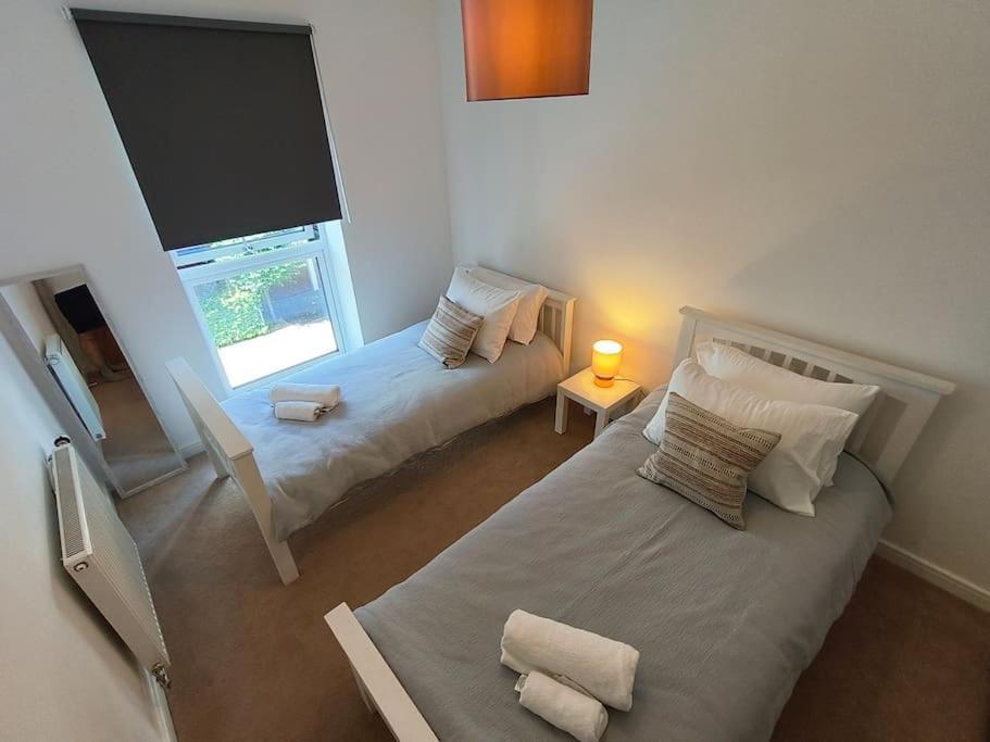 Issara 49 - Great Location & Private Parking