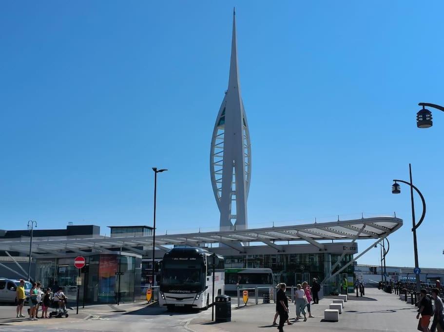 Issara 49 - Great Location & Private Parking Portsmouth