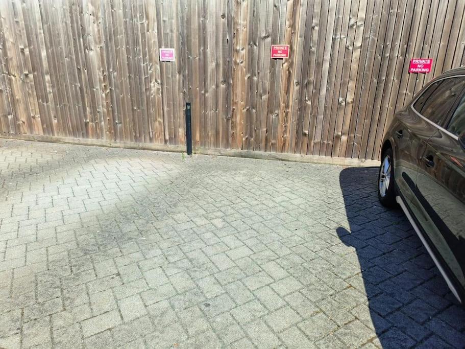 Apartment Issara 49 - Great Location & Private Parking *