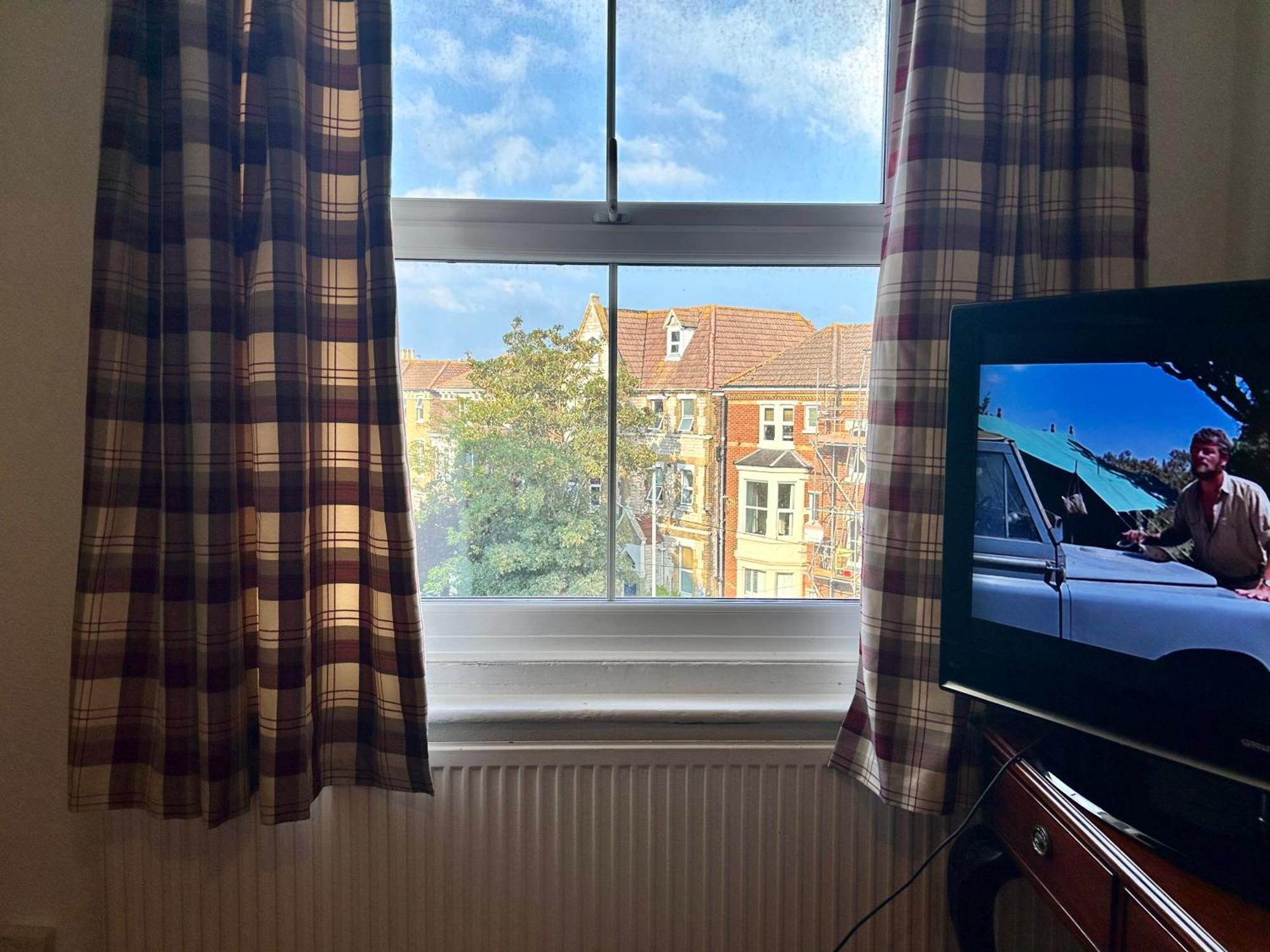 Clarence Quarters Self-catering * Portsmouth