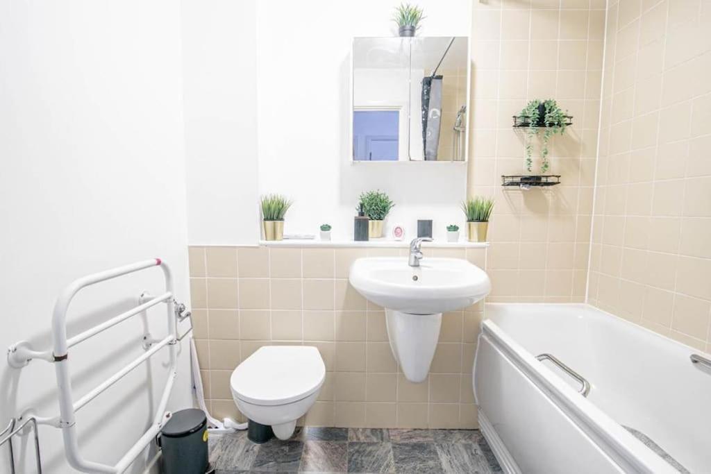 Apartment Stunning Flat At Gunwarf Quays