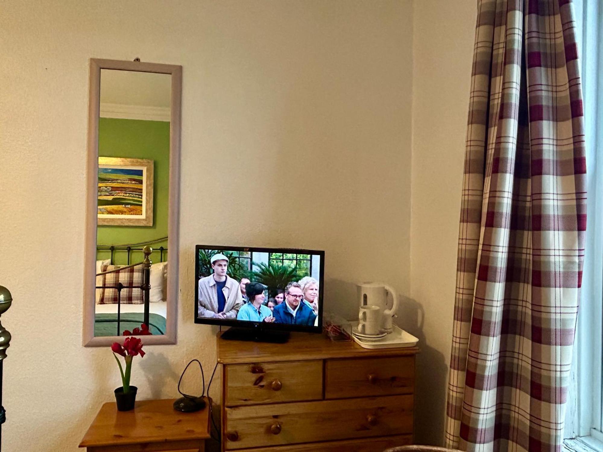 Clarence Quarters Self-catering * Portsmouth