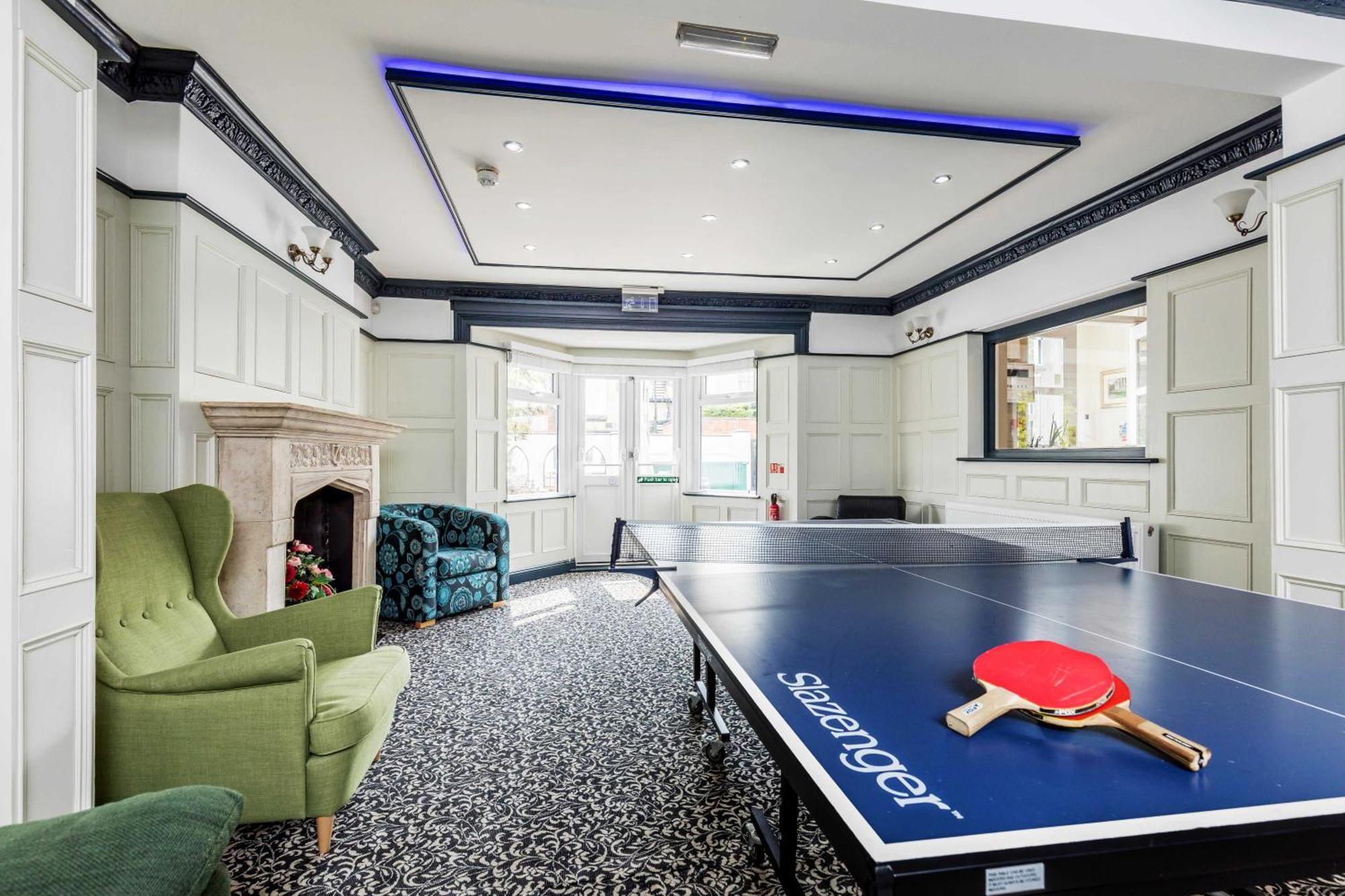 Ashbys Deluxe With Included Apartment Portsmouth