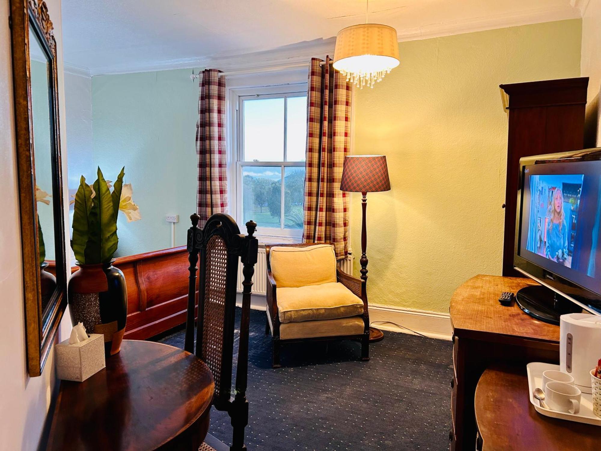 Clarence Quarters Self-catering *