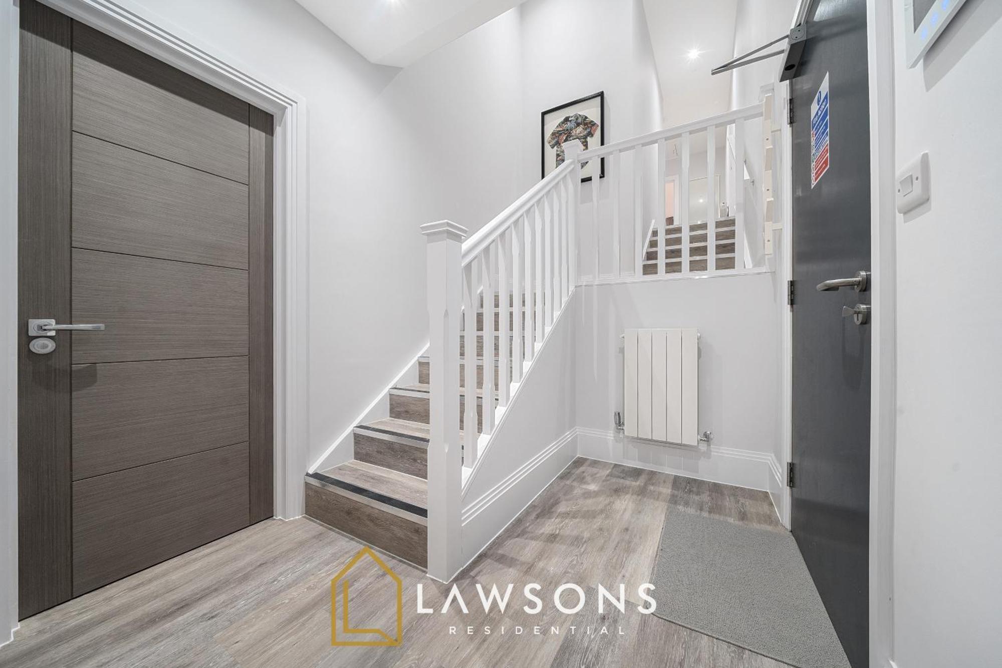 Grand Penthouse Living By Lawsons
