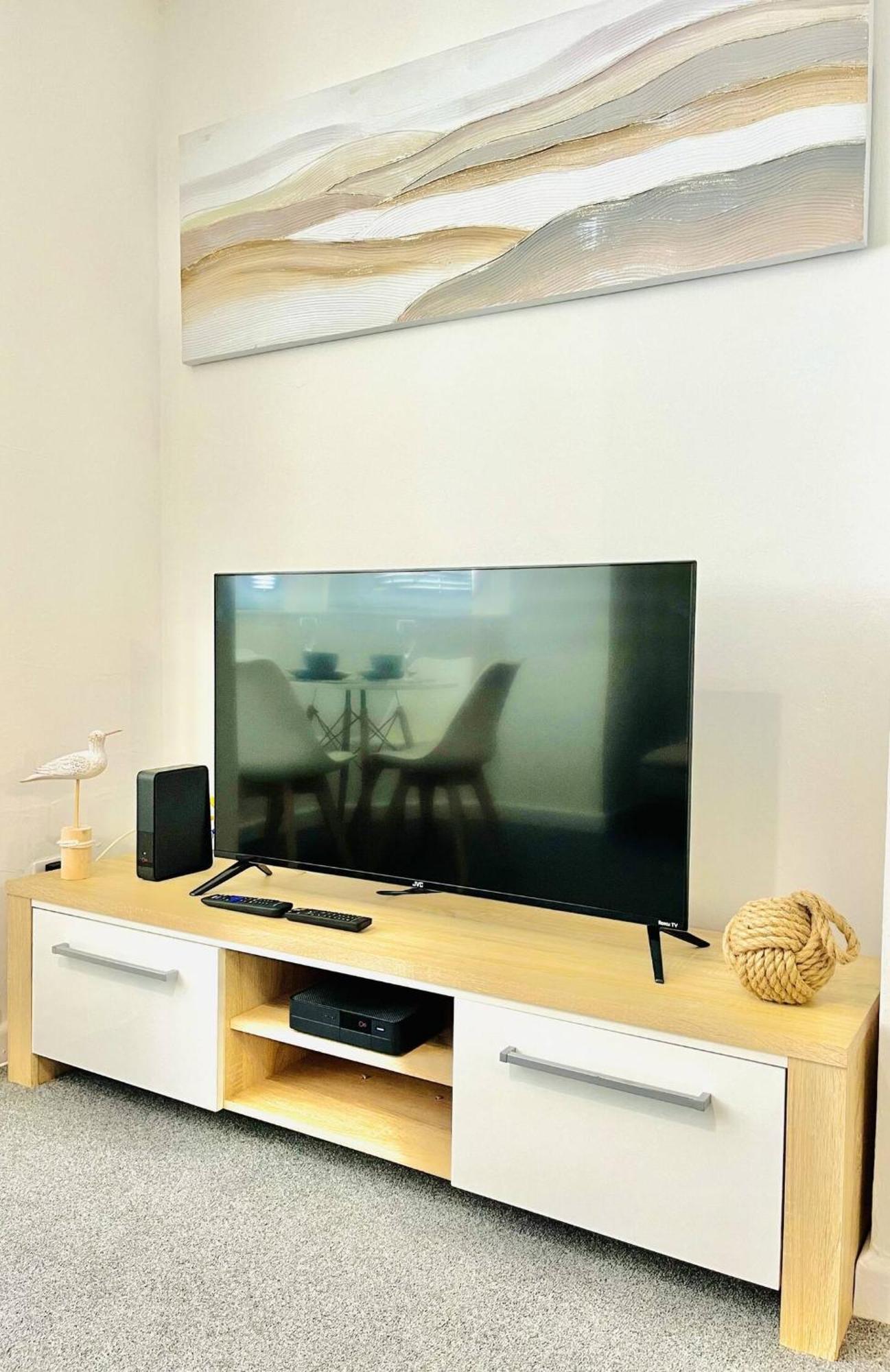 Hamilton House Apartment *