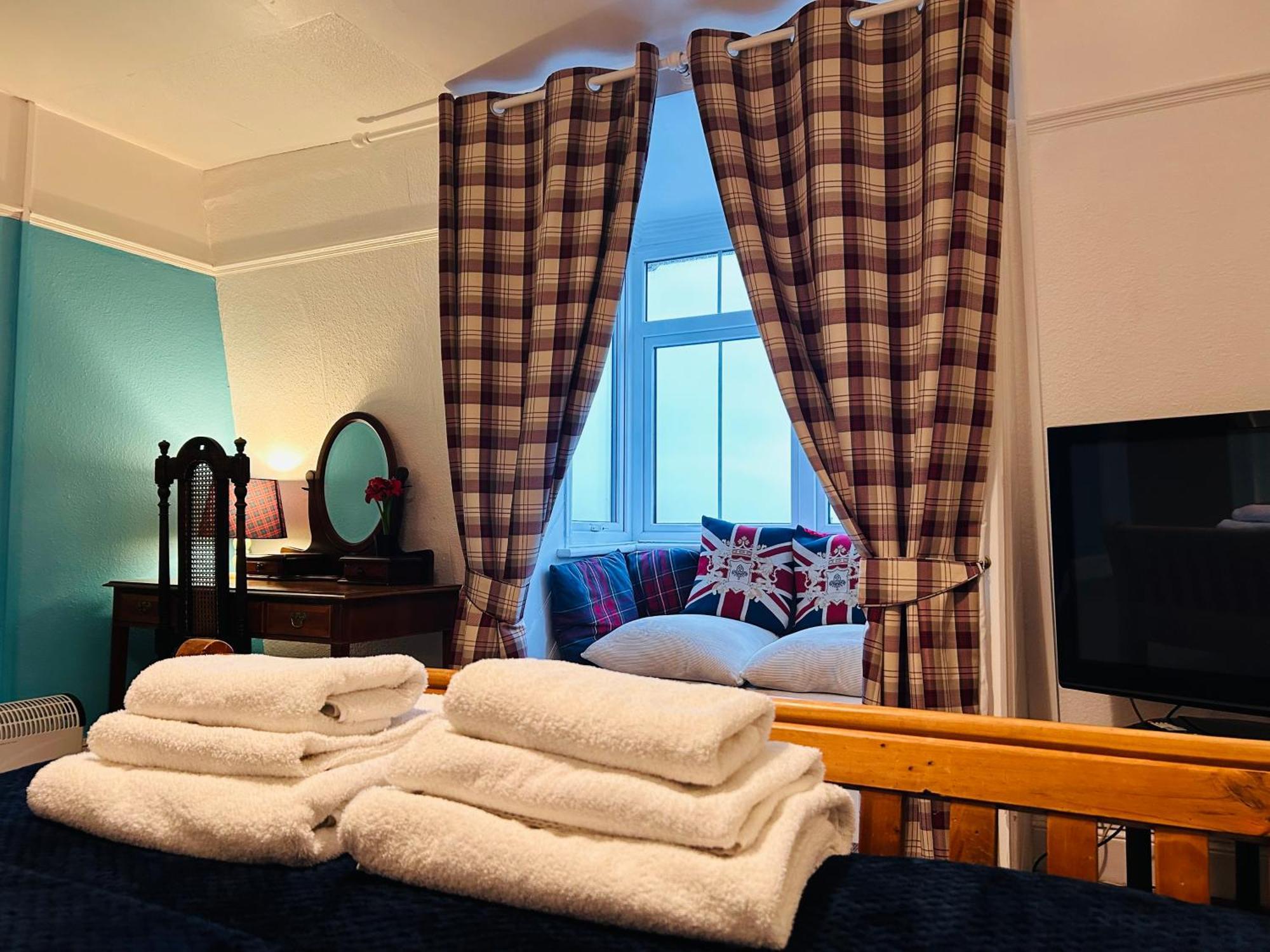 Clarence Quarters Self-catering * Portsmouth