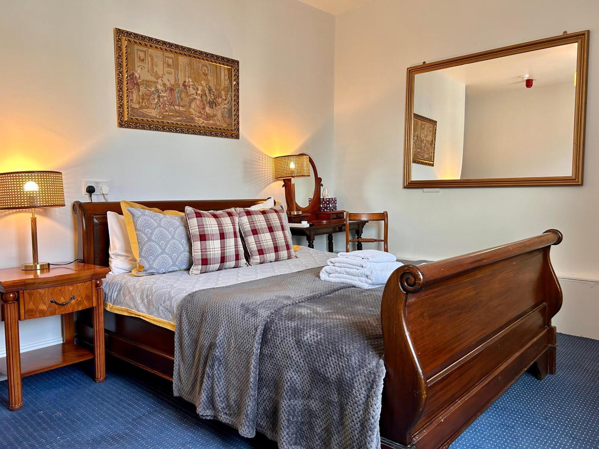 Aparthotel Clarence Quarters Self-catering *
