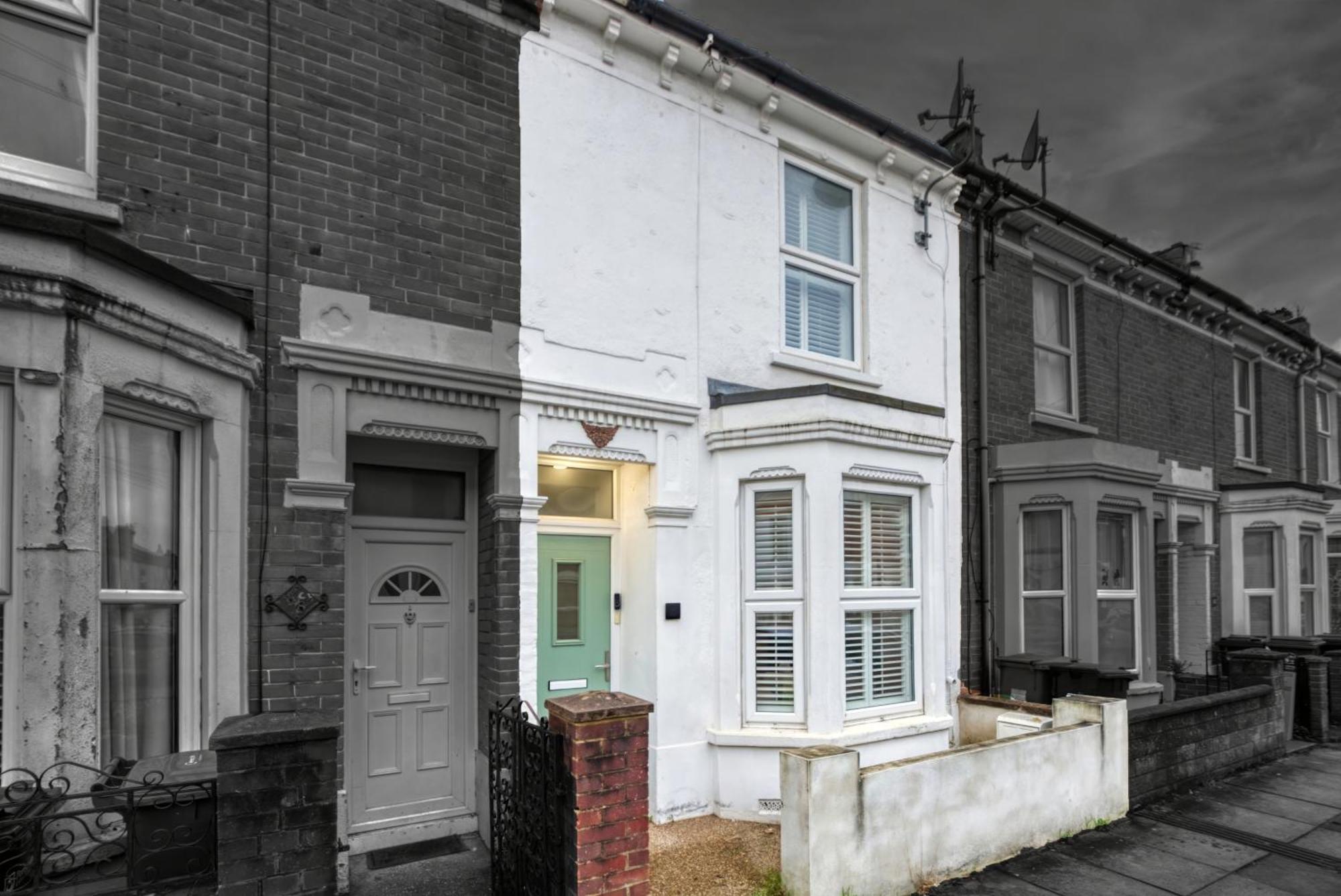 4 Bed Gorgeous Open Plan Chic Townhouse, Central Portsmouth! Great For Groups-With Parking & Xbox - By Blue Puffin Stays