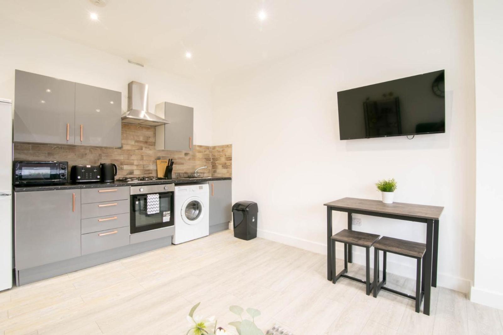 Apartment Contemporary 3 Bed In Southsea Portsmouth