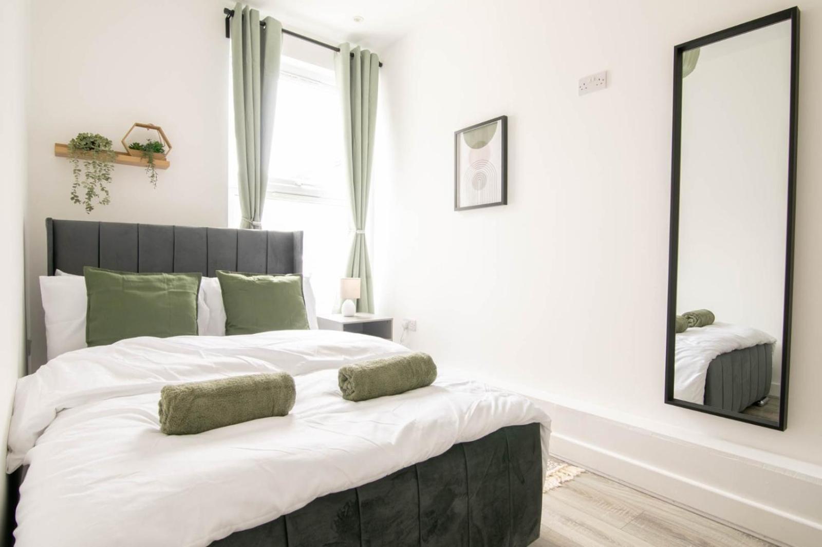 Contemporary 3 Bed In Southsea Apartment
