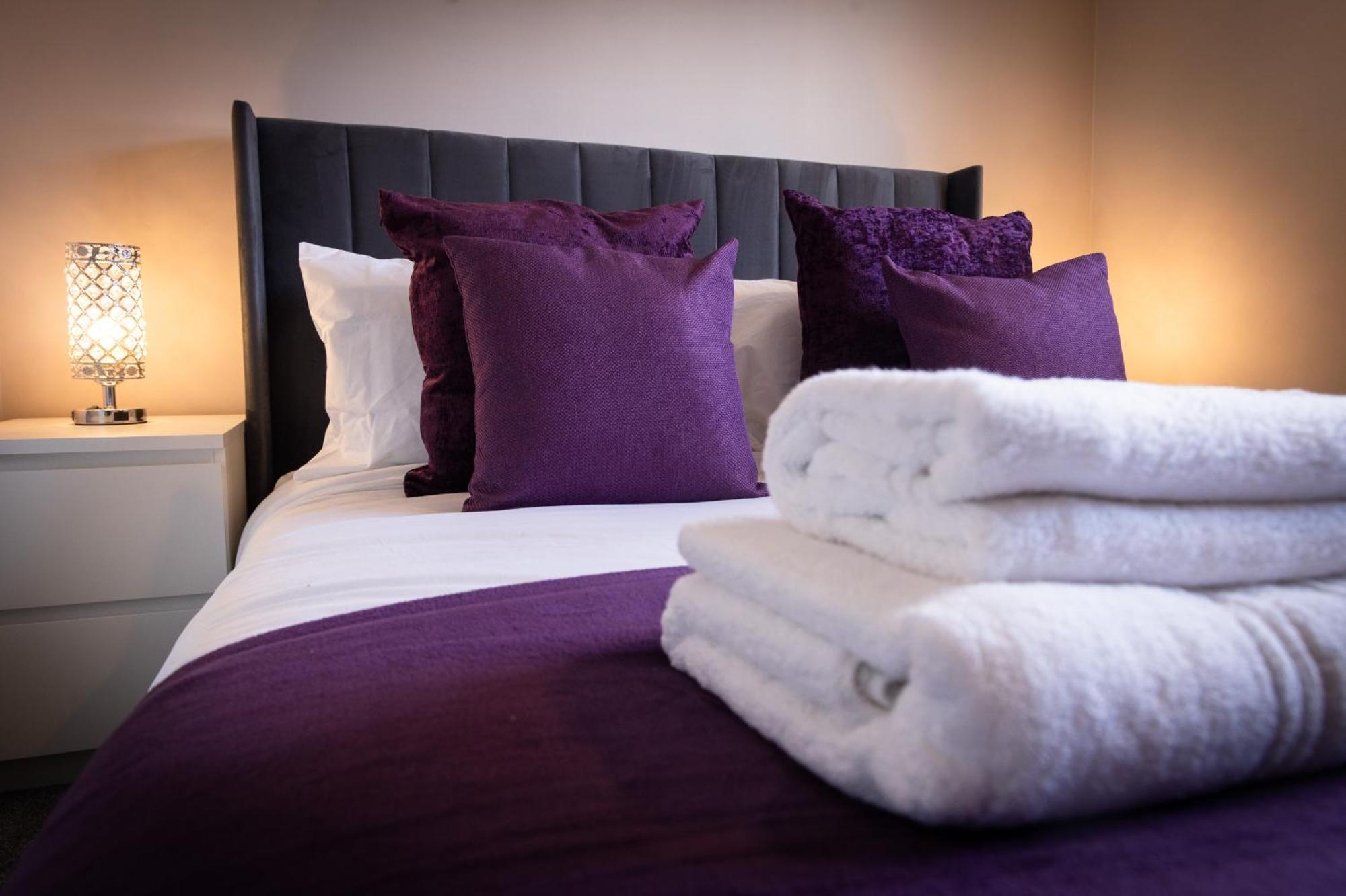Peaceful By Station Sleeps 5 Holiday home