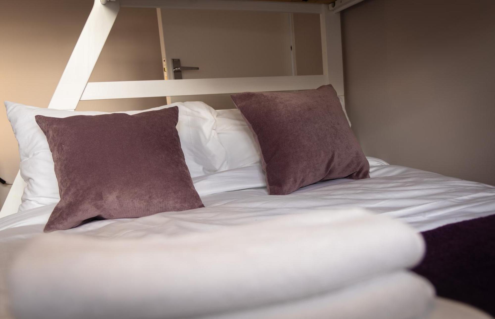Peaceful By Station Sleeps 5 Holiday home Portsmouth