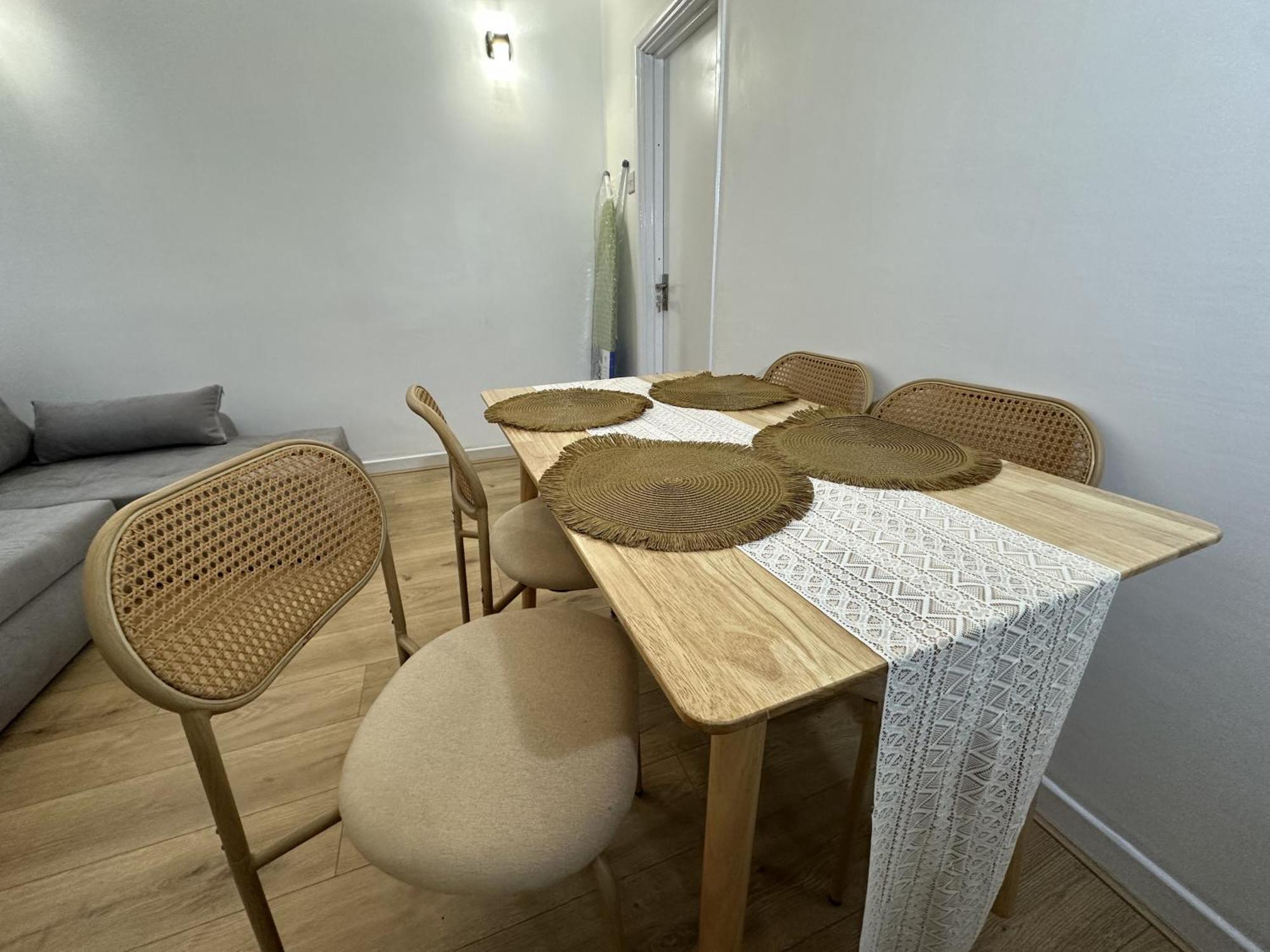 Guest house Large Double In - Mayhall Rd *