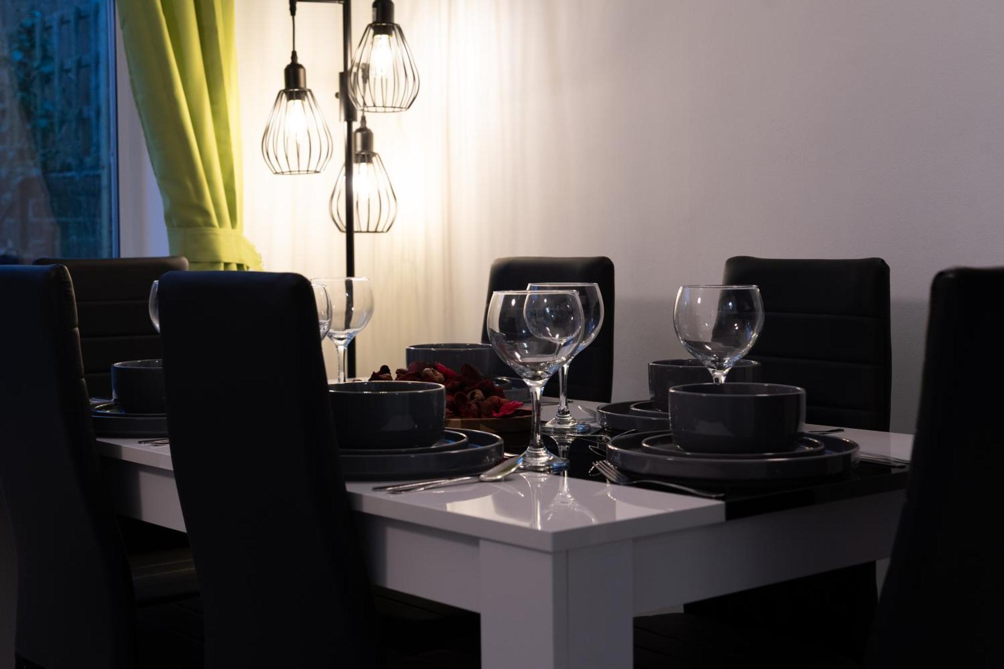 Open Mind Property- Luxury 5-bedroom Portsmouth