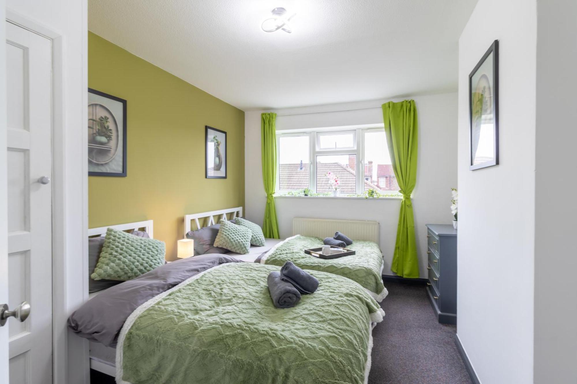 Open Mind Property- Luxury 5-bedroom