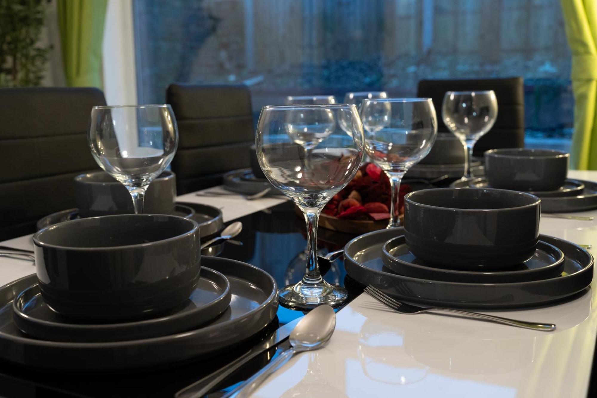 Open Mind Property- Luxury 5-bedroom *