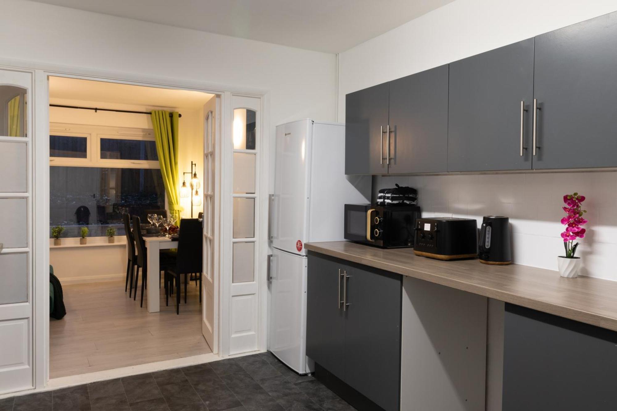 Open Mind Property- Luxury 5-bedroom Portsmouth