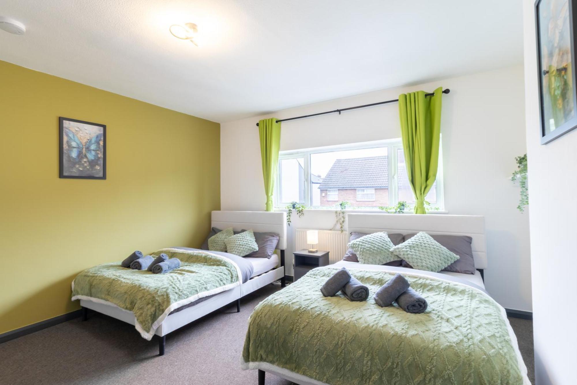 Open Mind Property- Luxury 5-bedroom Apartment