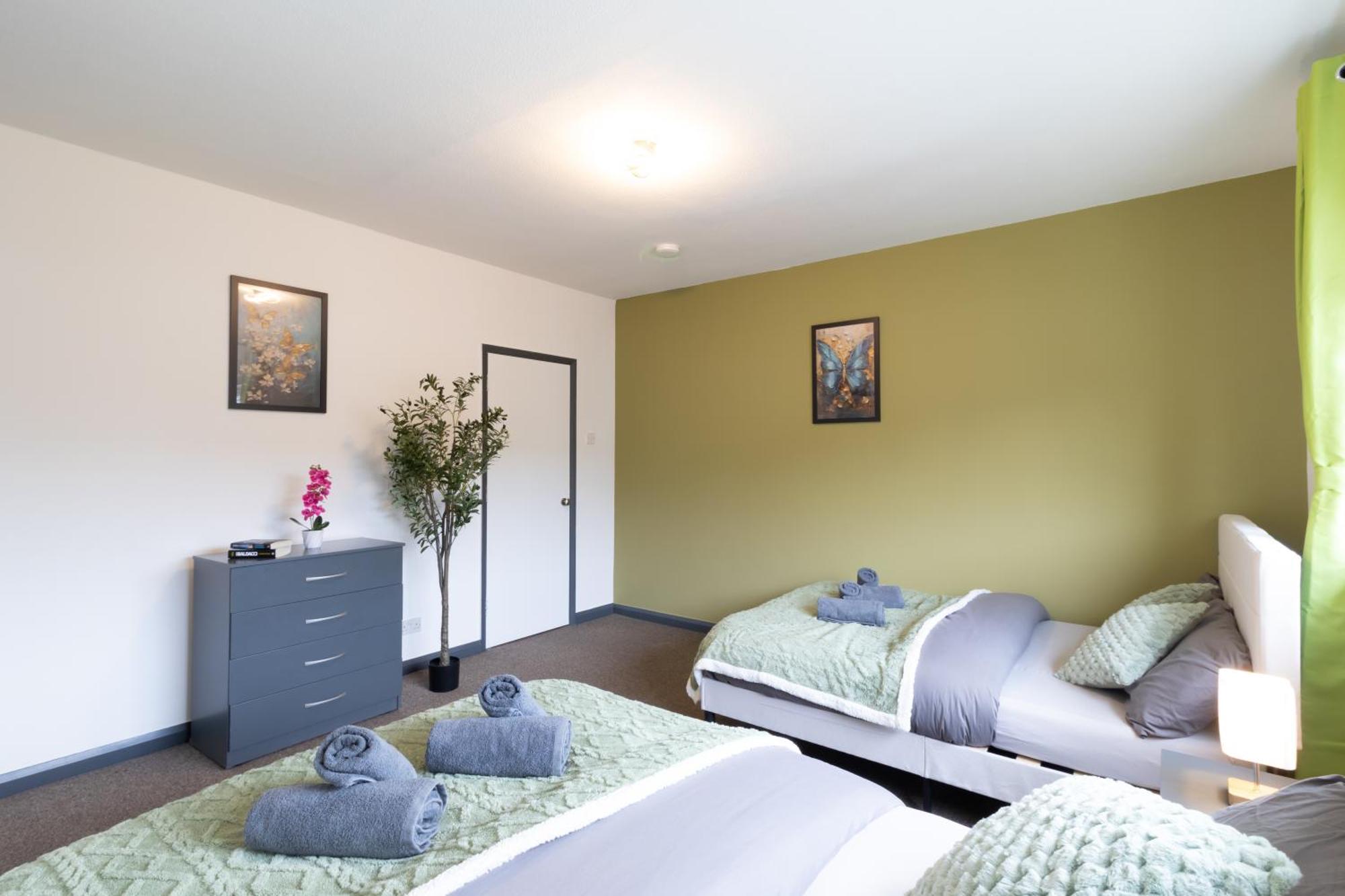 Open Mind Property- Luxury 5-bedroom