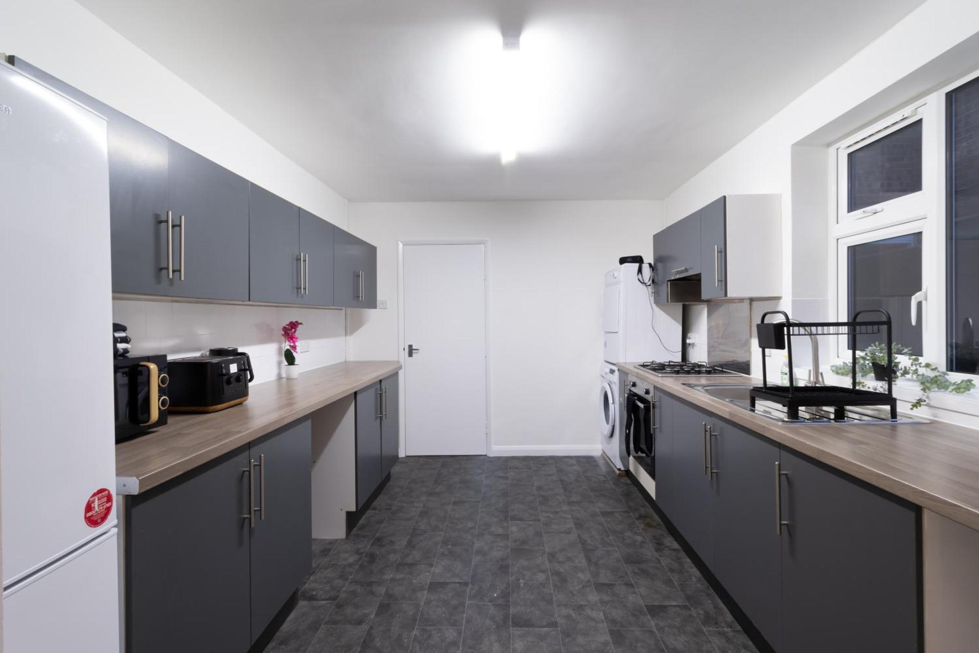 Open Mind Property- Luxury 5-bedroom *