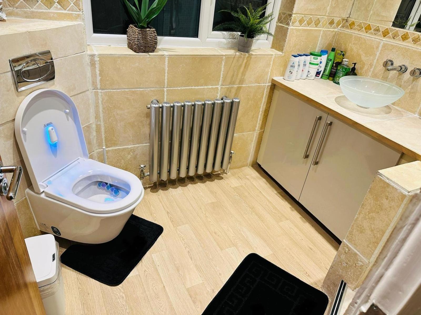 A Cozy In A Well Furnished Close To The Sea Front And Gun Wharf And Land Marks * Portsmouth