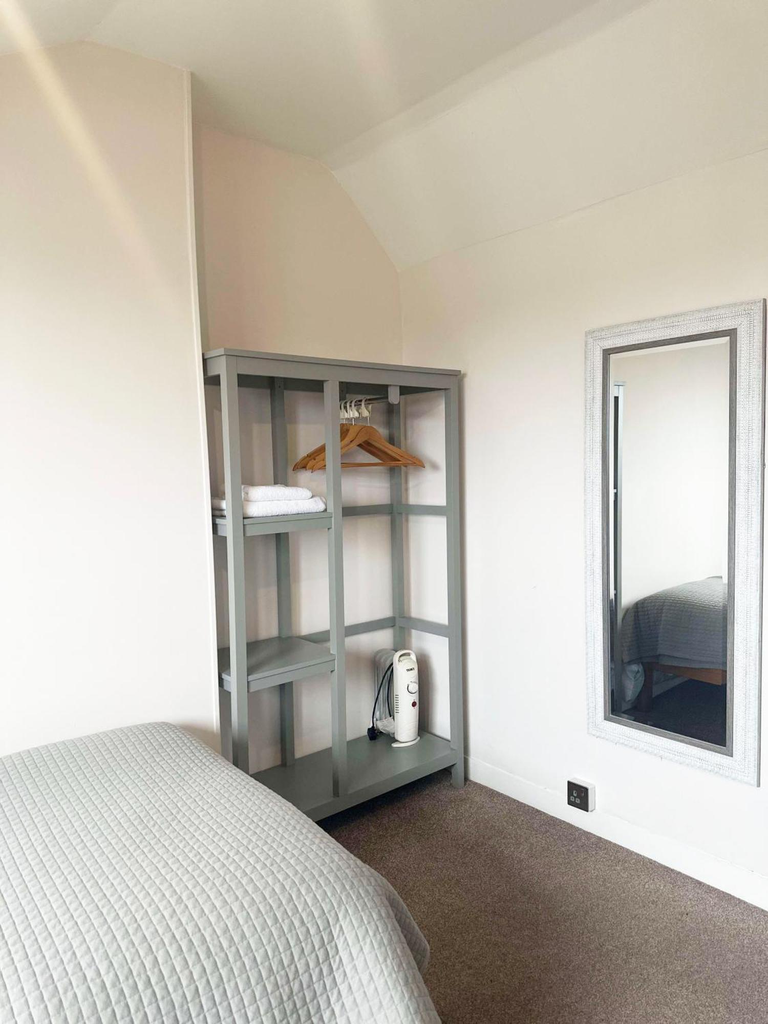 Esk Vale Guest house Portsmouth