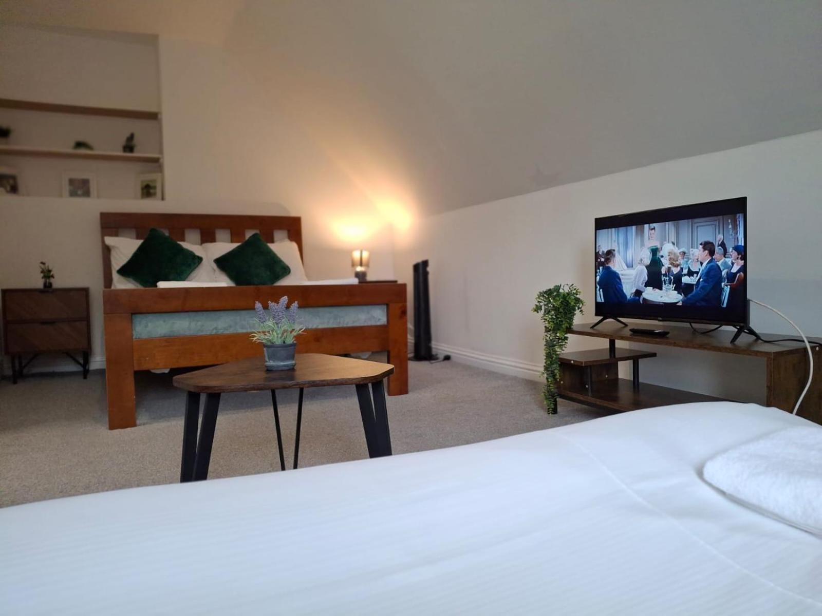 By The Sea, Aparthotel