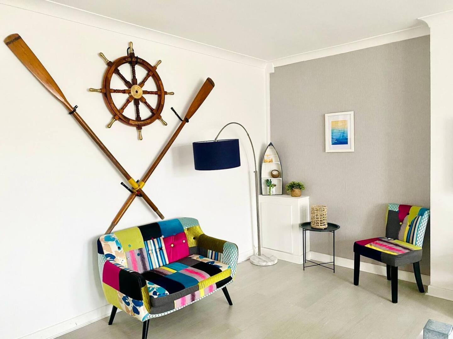 Apartment Stunning Spacious 3 Bedroom Seafront 2 Minute Walk To Beach, Shops, Restaurants Portsmouth
