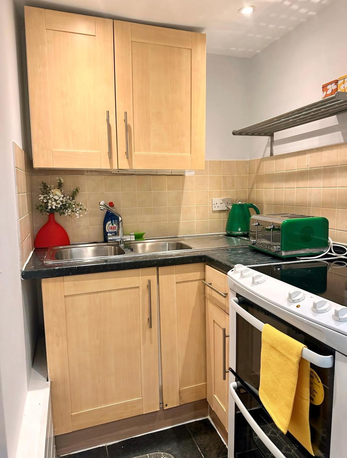 Apartment Cozy 1 Bedroom House, Sleeps 3 - Long And Short Welcome Portsmouth