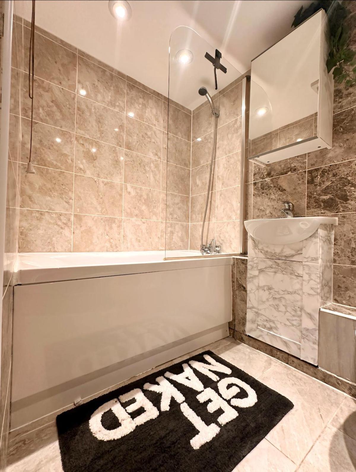 Cozy 1 Bedroom House, Sleeps 3 - Long And Short Welcome *