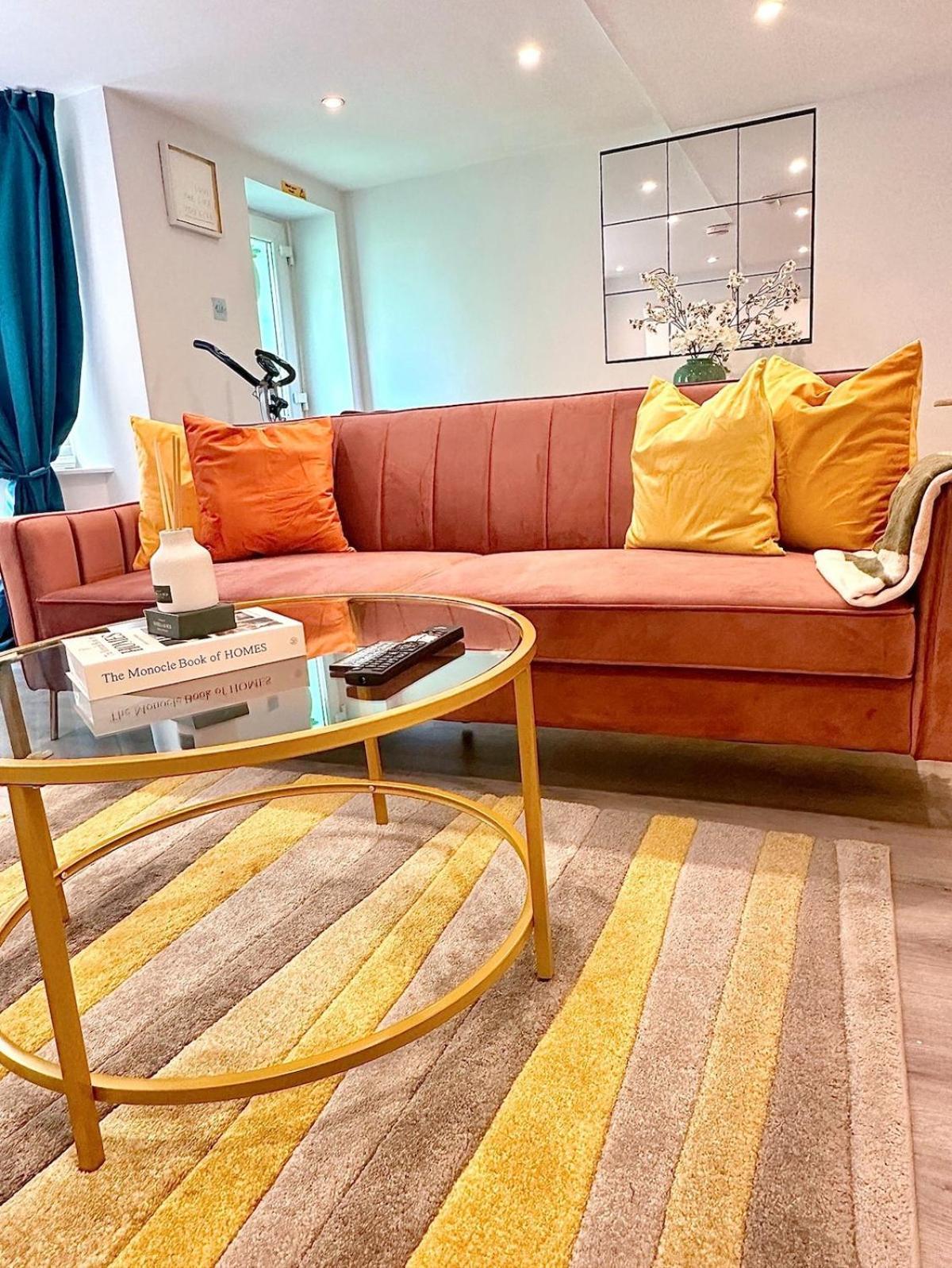 Cozy 1 Bedroom House, Sleeps 3 - Long And Short Welcome Apartment