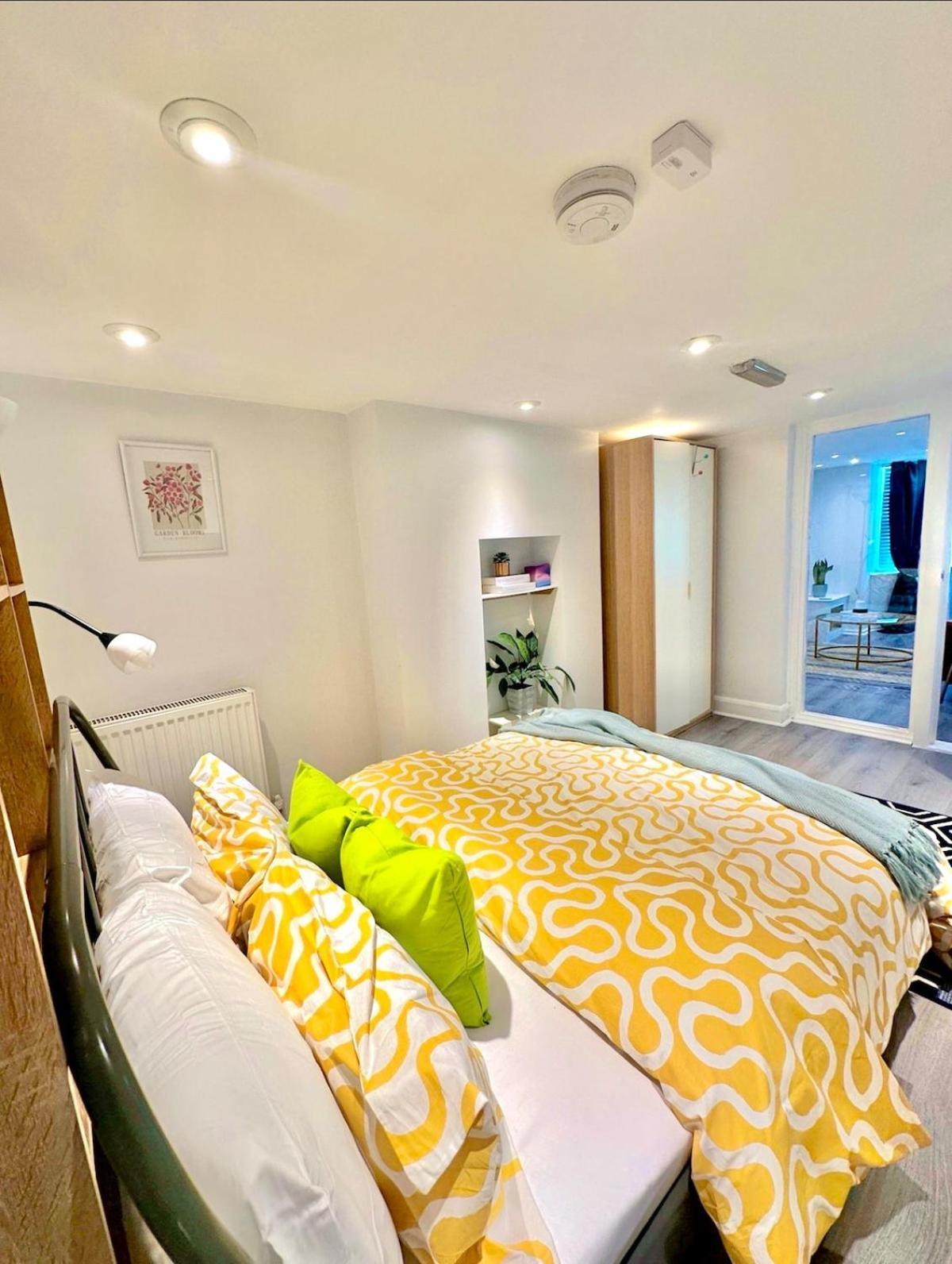 Cozy 1 Bedroom House, Sleeps 3 - Long And Short Welcome Apartment Portsmouth