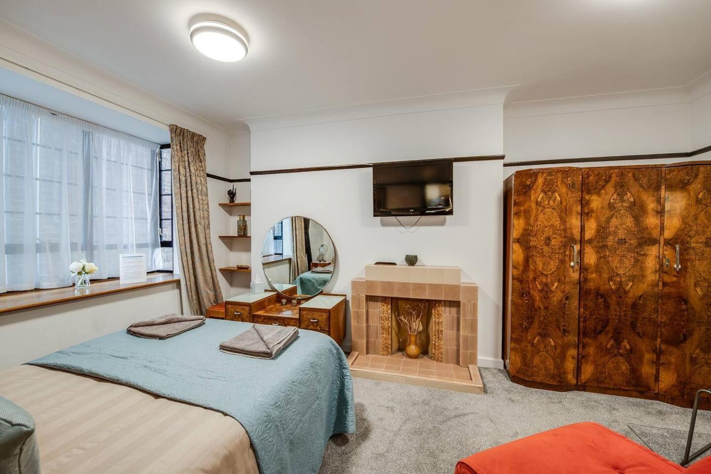 Ferryman By Places To Be Apartment *