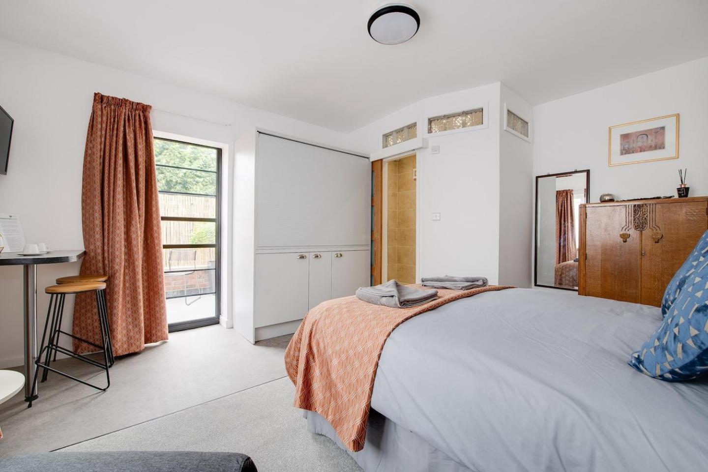 Ferryman By Places To Be Apartment Portsmouth