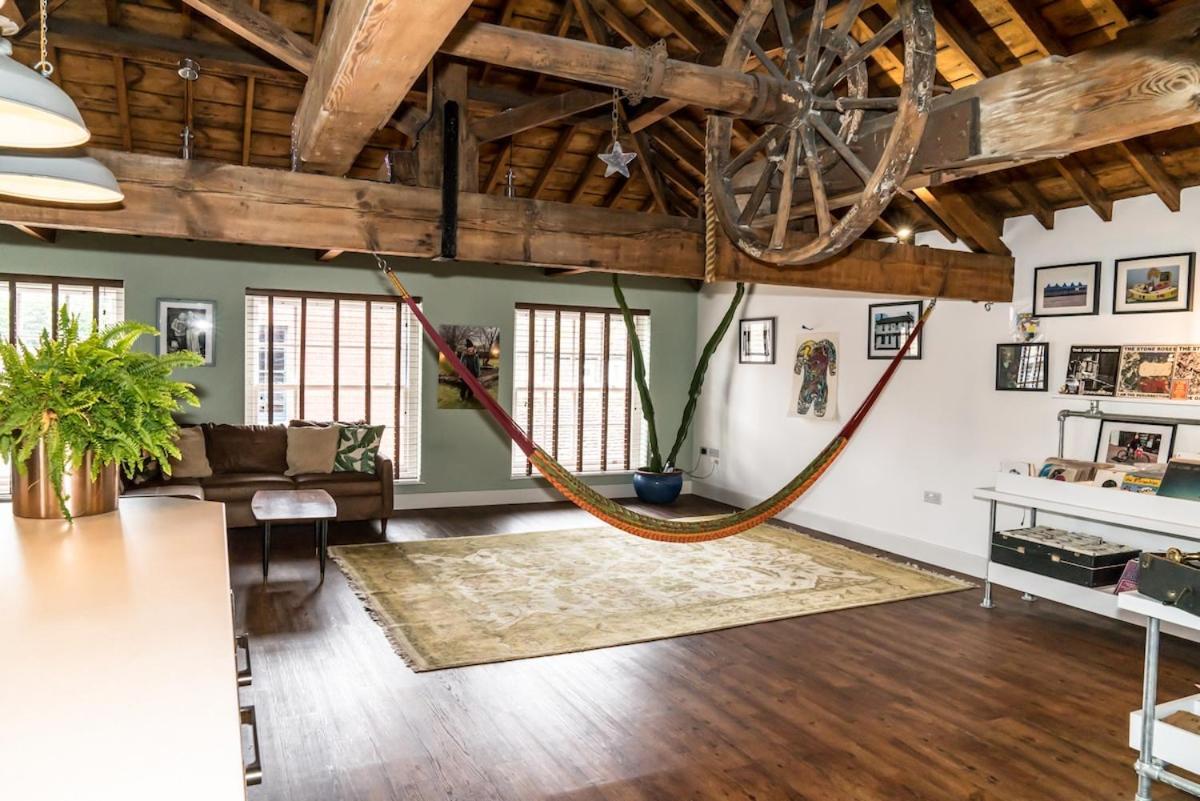 Treadgold Warehouse Penthouse Apartment *