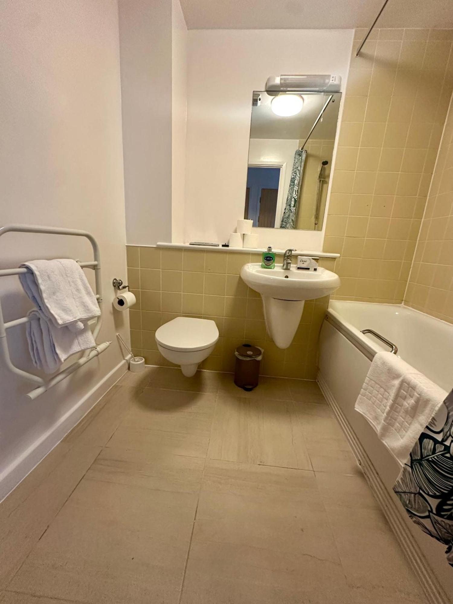 Gunwharf Quays Harbour Apartment *