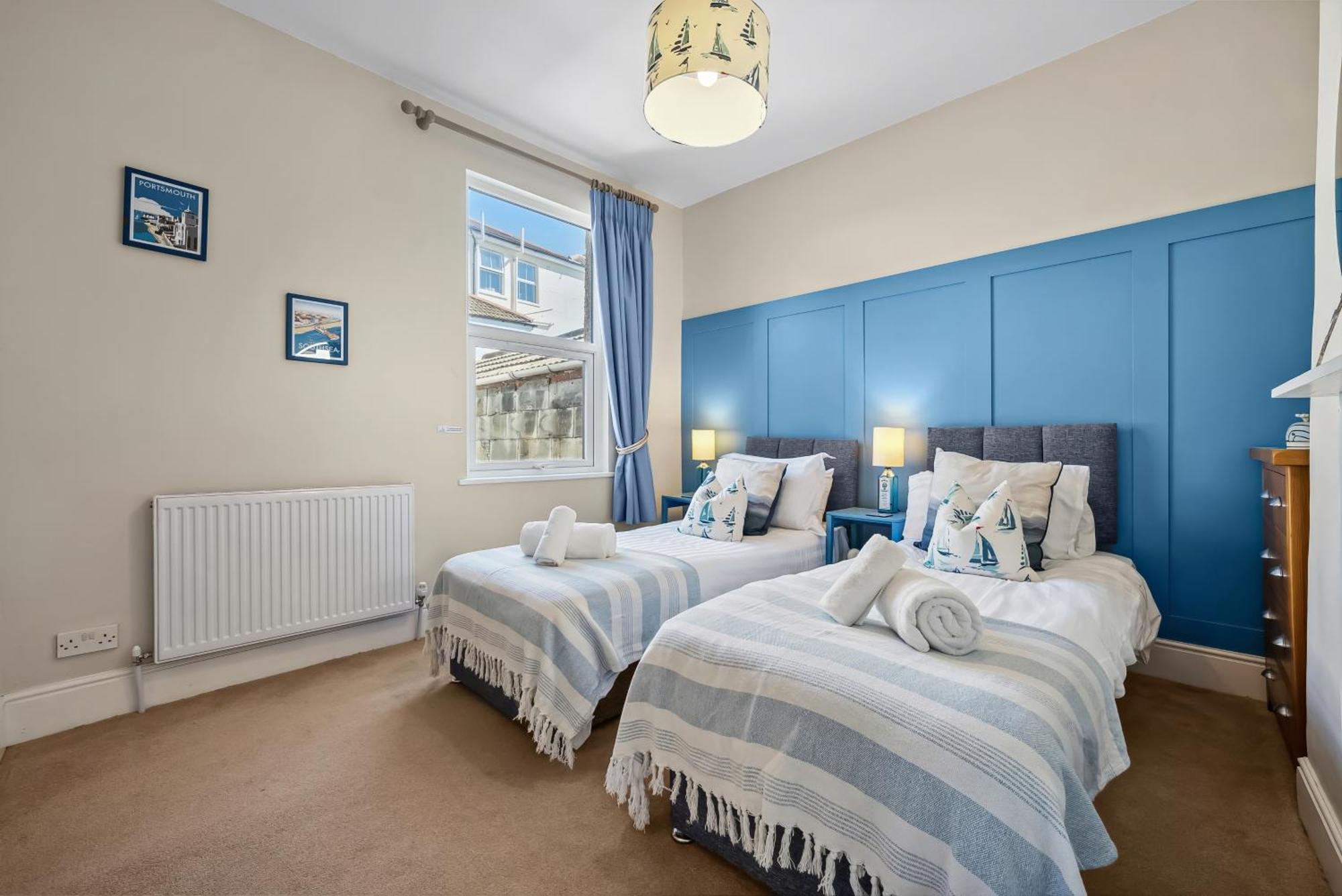Holiday home Blue Puffin Stays: Spacious 3-bed Townhouse With Free Parking