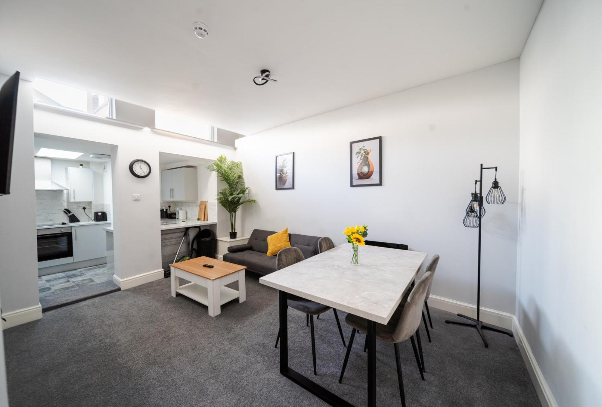 Open Mind - Cosy Flat With 2 Beds Apartment *