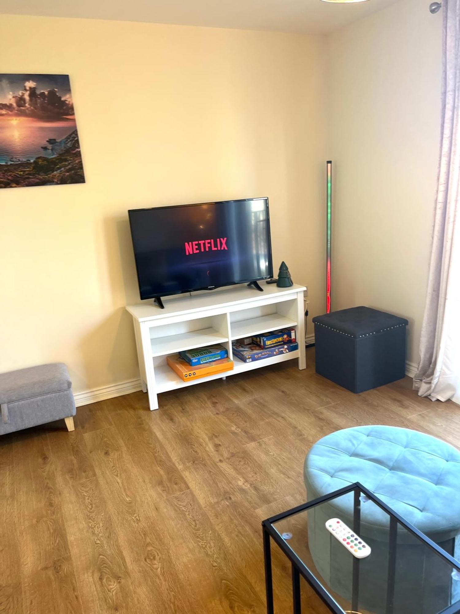 Cosy Two Bedrooms Flat Suitable For A Short Trip *