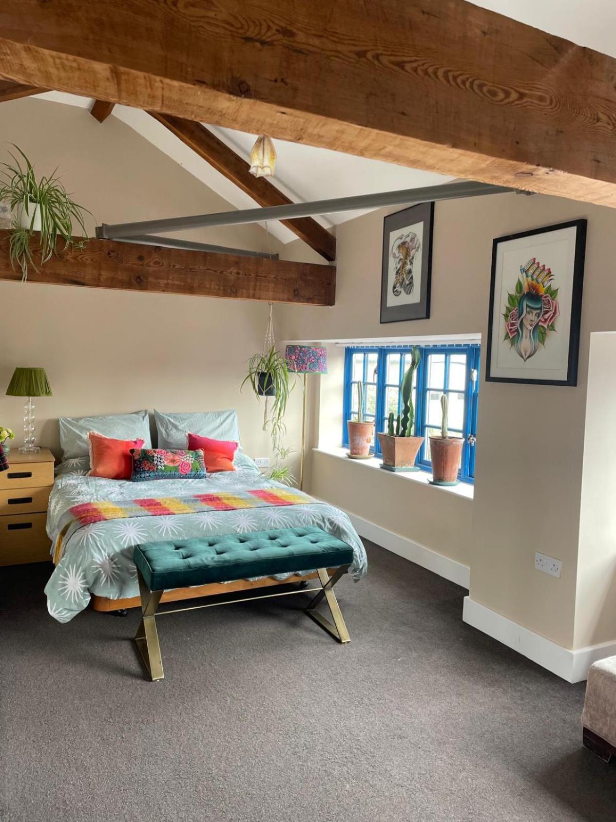 Treadgold Warehouse Penthouse Apartment *